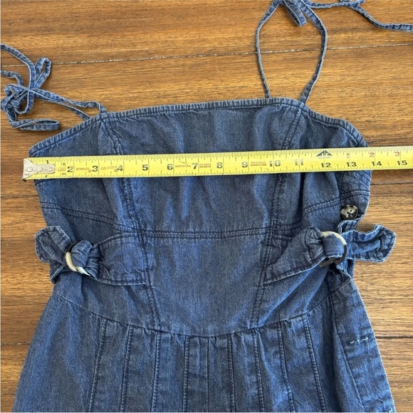 Free People Brittany Denim Jumpsuit Blue Tie Straps Button Casual Wide Leg Sz 2 - Picture 8 of 9